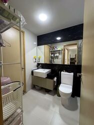 Esparina Residences (D19), Condominium #599939591